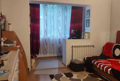 Apartament cu 2 camere decomandat în Plopilor