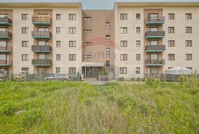 Apartament cu 3 camere decomandat în Tractorul - 27