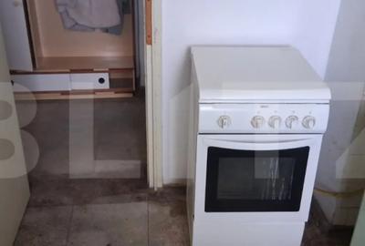 Apartament cu 4 camere decomandat în Calea București