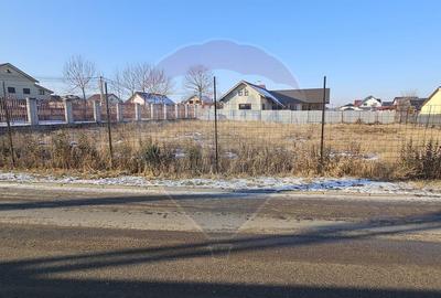 Teren intravilan de 750 mp, în Exterior Est - 1