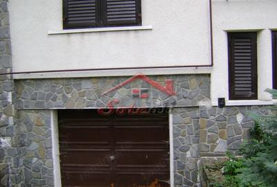 Casă cu Teren 916 Mp în Cornu - 1