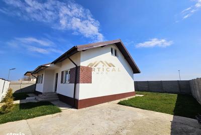 Casă cu 3 camere în Berceni - 1