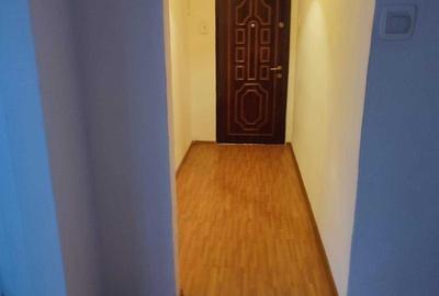 Apartament cu 3 camere decomandat în Dărmănești - 1