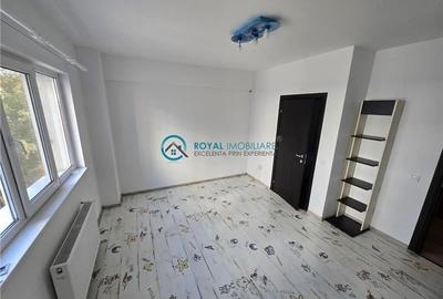 Royal Imobiliare - Vanzare apartament 3 camere zona 9 Mai - 9