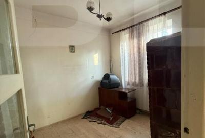 Casa de vanzare, cu 3 camere, doua bucatarii+teren in Simeri - 5