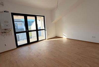 Apartament cu 3 camere decomandat în Sânpetru