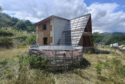 Cabana la rosu 150 mp cu teren de 3500 mp in Ampoita - 1