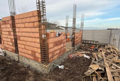 Casă cu 4 camere cu Teren 200 Mp în Central - 7