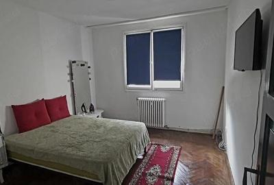 Apartament cu 2 camere semidecomandat, mobilat în Central