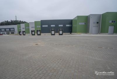 Hale depozitare langa autostrada - 1