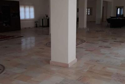 Casă cu 6 camere în Băicoi - 5