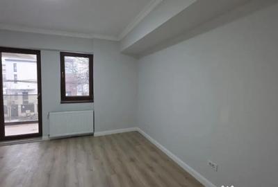 Apartament cu 3 camere semidecomandat în Dămăroaia - 9