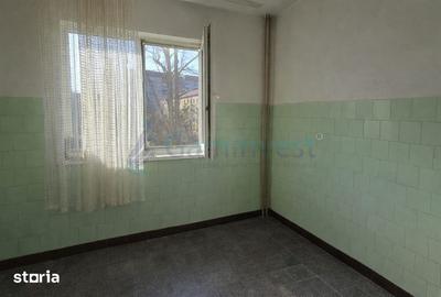 Apartament cu 4 camere decomandat în Nufărul - 1