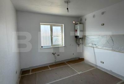 Casă cu 4 camere cu Teren 290 Mp în Ipotești - 6