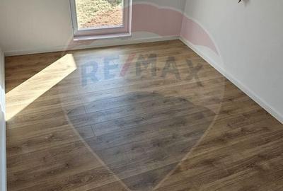 Casa / Vila cu 4 camere de vanzare - 5