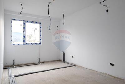 Spațiu industrial, de 1,800 mp, în Est - 11