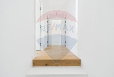 Vila luminoasa si moderna de vanzare in Amber Forest Tunari - 21