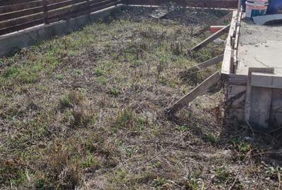 Casă cu 4 camere cu Teren 240 Mp în Berceni