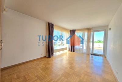Elegant 2-Bedroom Duplex Apartment with Panoramic Park Views - 15
