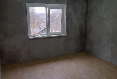 Apartament cu 3 camere decomandat în Crângeni - 5