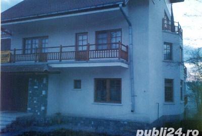 Casă cu 8 camere cu Teren 2500 Mp în Cornu - 7