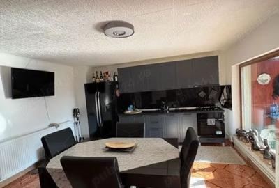 Casă cu 3 camere în Sânpetru - 2