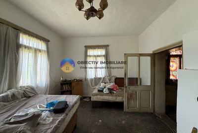 Casa + teren spatios de vanzare - Girov - 9