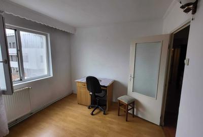 Apartament cu 2 camere semidecomandat în Central - 2