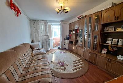 Apartament cu 2 camere decomandat, mobilat în Titan