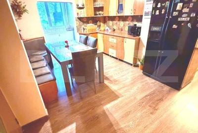 Apartament cu 4 camere decomandat în Sânmartin