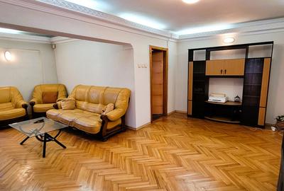Apartament cu 5 camere decomandat în Păcii - 3