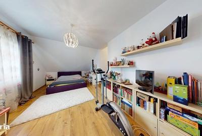 Casă cu 4 camere în Crinț - 1