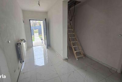 Casă cu 3 camere decomandat în Ciurbești - 3