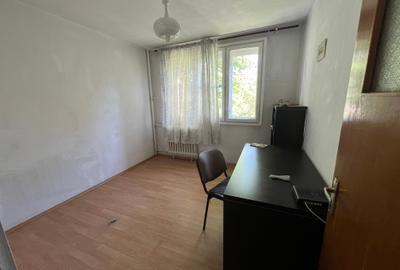 Apartament cu 3 camere decomandat în Drumul Taberei - 8