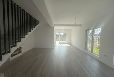 Duplex cu 4 camere cu Canalizare în Moșnița Nouă - 4