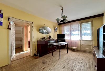 Apartament 2 camere vechi, pentru renovat, zona Democratiei, Sud - 2