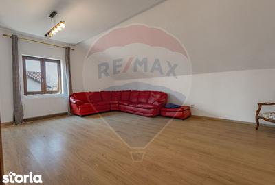 Casă cu 5 camere semidecomandat cu Teren 345 Mp în Ronaț