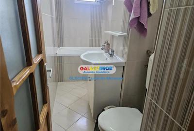 Apartament cu 2 camere decomandat în Micro 6 - 7