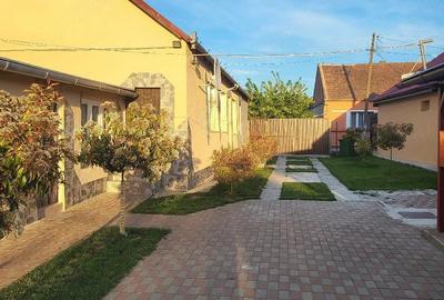 Casă cu 3 camere cu Teren 1400 Mp în Central - 1