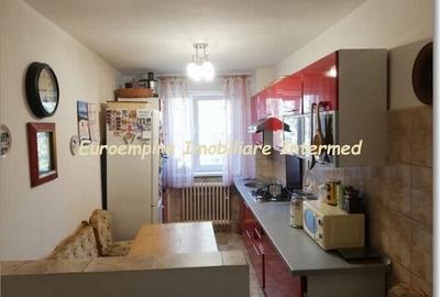 Apartament 4 camere semidecomandat Constanta zona TOMIS III - 2