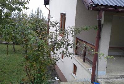 Casă cu 5 camere în Nord-Est