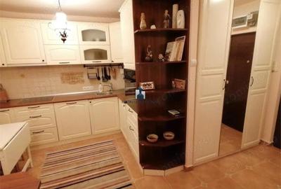Apartament cu 3 camere decomandat în Giurgiului - 3