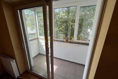 Apartament 3 camere , decomandat , etaj 1 , Stefan cel Mare - 8