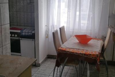 Apartament cu 3 camere semidecomandat în Teilor - 5