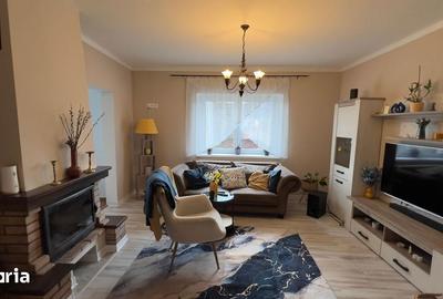 Casă cu 6 camere cu Teren 439 Mp în Petros