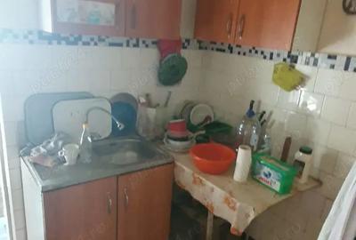Casa 150mp, teren 2000mp, garaj, 3 anexe central Ologeni, Ph. - 5