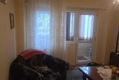 Apartament cu 4 camere decomandat în Apollo - 11