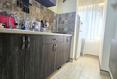 Apartament cu 2 camere semidecomandat în Berceni