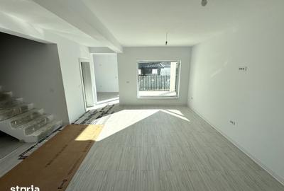 Casă cu 4 camere cu Teren 370 Mp în Valea Lupului