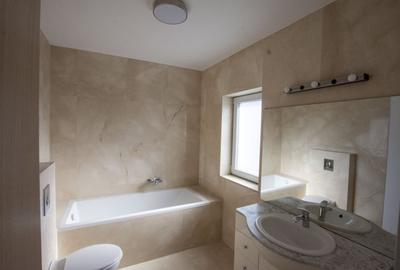 Vila individuala cu piscina de inchiriat in ansamblu rezidential zona OMVD - 16